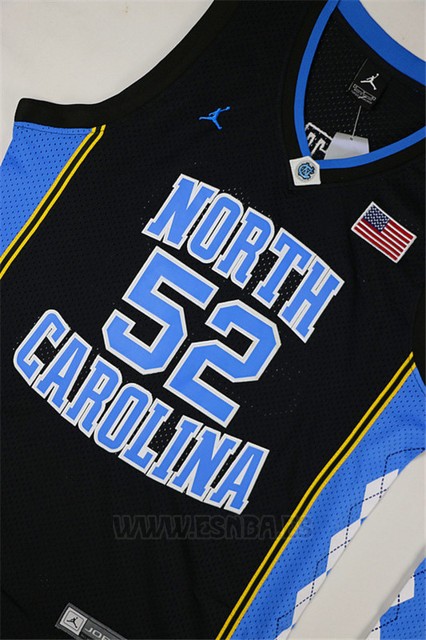 Camiseta NCAA North Carolina Tar Heels James Worthy #52 Negro